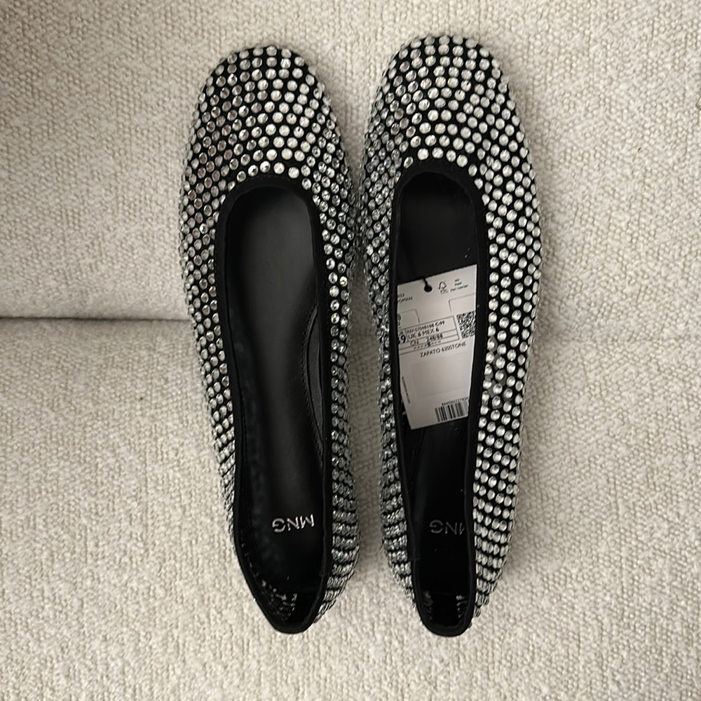 Mango NWT, never worn sold out viral Mango rhinestone ballet flats. Size EUR 39.